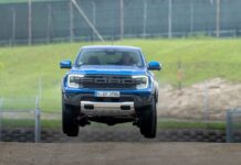 H τέλεια «απογείωση» πίσω από το τιμόνι του Ford Ranger Raptor
