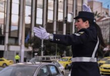 Τι γίνεται όταν υπάρχει τροχονόμος και κάμερα; Θα βεβαιωθεί παράβαση για κόκκινο;