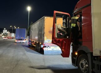 Με πόσες κλήσεις στο χέρι έφευγε από τα μπλόκα της Τροχαία ο κάθε οδηγός φορτηγού;