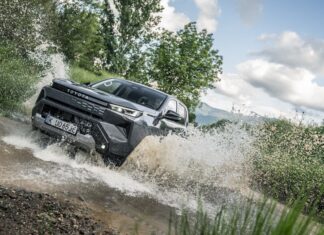 Diesel υβριδικό ή ηλεκτρικό το νέο Toyota Hilux!