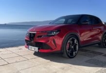 Δοκιμάζουμε την Alfa Romeo Junior Elettrica Veloce με 280 ίππους!