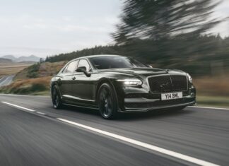 Bentley Flying Spur: Χειροποίητη πολυτέλεια με 630 ίππους!