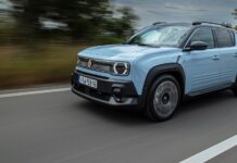 Οδηγούμε στην Αθήνα το Renault 4 E-Tech με 150 ίππους!