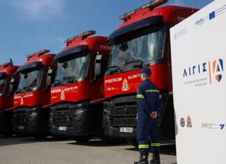 Σαρακάκης: Παράδοση 10 νέων τρακτόρων Renault Trucks στο Πυροσβεστικό Σώμα