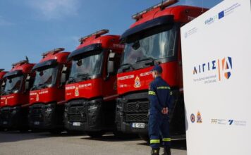 Σαρακάκης: Παράδοση 10 νέων τρακτόρων Renault Trucks στο Πυροσβεστικό Σώμα
