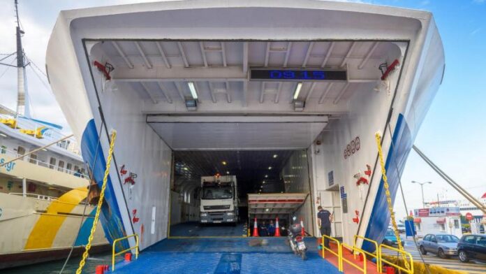 ship loading ploio