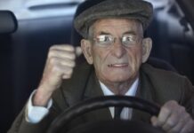 Πόσα χρόνια οδηγούσε 90χρονος στην Αττική με ληγμένο δίπλωμα;