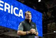 Jim Farley – Ford: Οι ΗΠΑ πρέπει να αποτρέψουν την επέλαση των κινεζικών ΙΧ